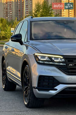 Позашляховик / Кросовер Volkswagen Touareg 2018 в 