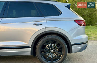Позашляховик / Кросовер Volkswagen Touareg 2018 в 