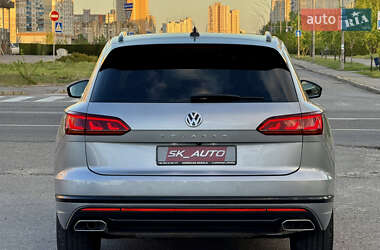 Позашляховик / Кросовер Volkswagen Touareg 2018 в 