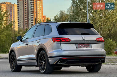 Позашляховик / Кросовер Volkswagen Touareg 2018 в 