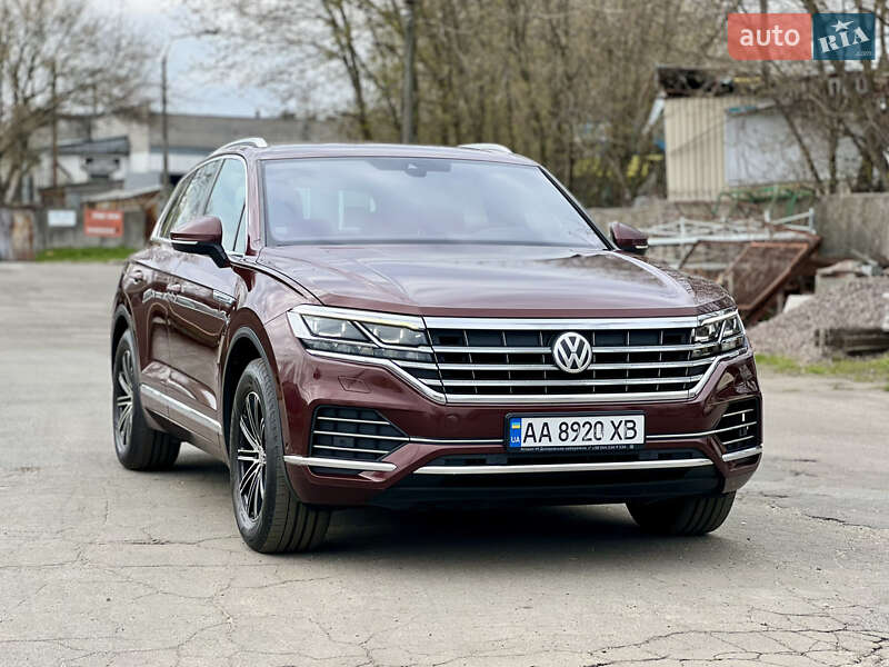 Позашляховик / Кросовер Volkswagen Touareg 2018 в 
