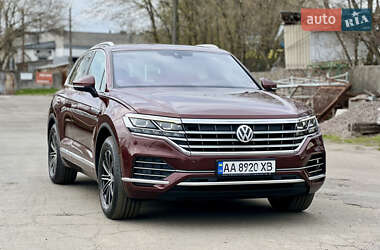 Позашляховик / Кросовер Volkswagen Touareg 2018 в 