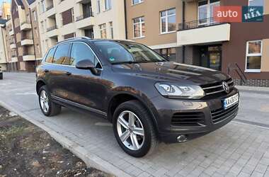 Внедорожник / Кроссовер Volkswagen Touareg 2011 в Киеве