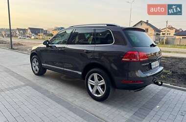 Позашляховик / Кросовер Volkswagen Touareg 2011 в 