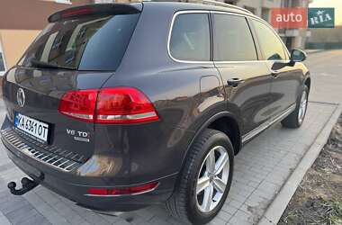 Позашляховик / Кросовер Volkswagen Touareg 2011 в 