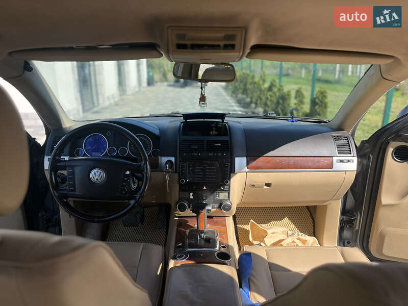 Внедорожник / Кроссовер Volkswagen Touareg 2004 в Черновцах
