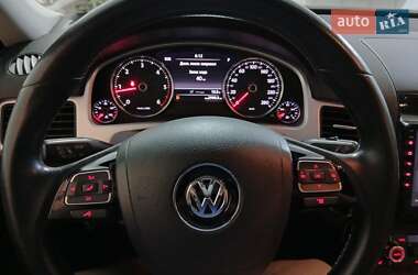 Внедорожник / Кроссовер Volkswagen Touareg 2012 в 