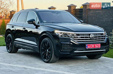 Позашляховик / Кросовер Volkswagen Touareg 2019 в 