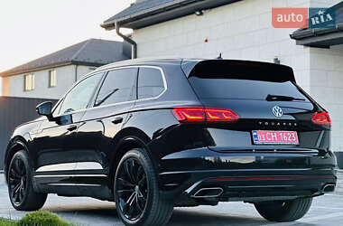 Позашляховик / Кросовер Volkswagen Touareg 2019 в 