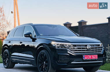Позашляховик / Кросовер Volkswagen Touareg 2019 в 