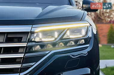 Позашляховик / Кросовер Volkswagen Touareg 2019 в 