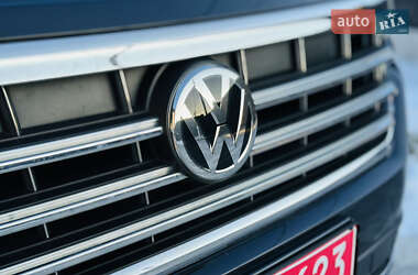 Позашляховик / Кросовер Volkswagen Touareg 2019 в 