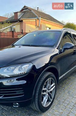 Внедорожник / Кроссовер Volkswagen Touareg 2012 в 