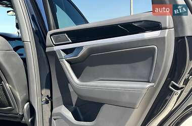 Внедорожник / Кроссовер Volkswagen Touareg 2021 в 