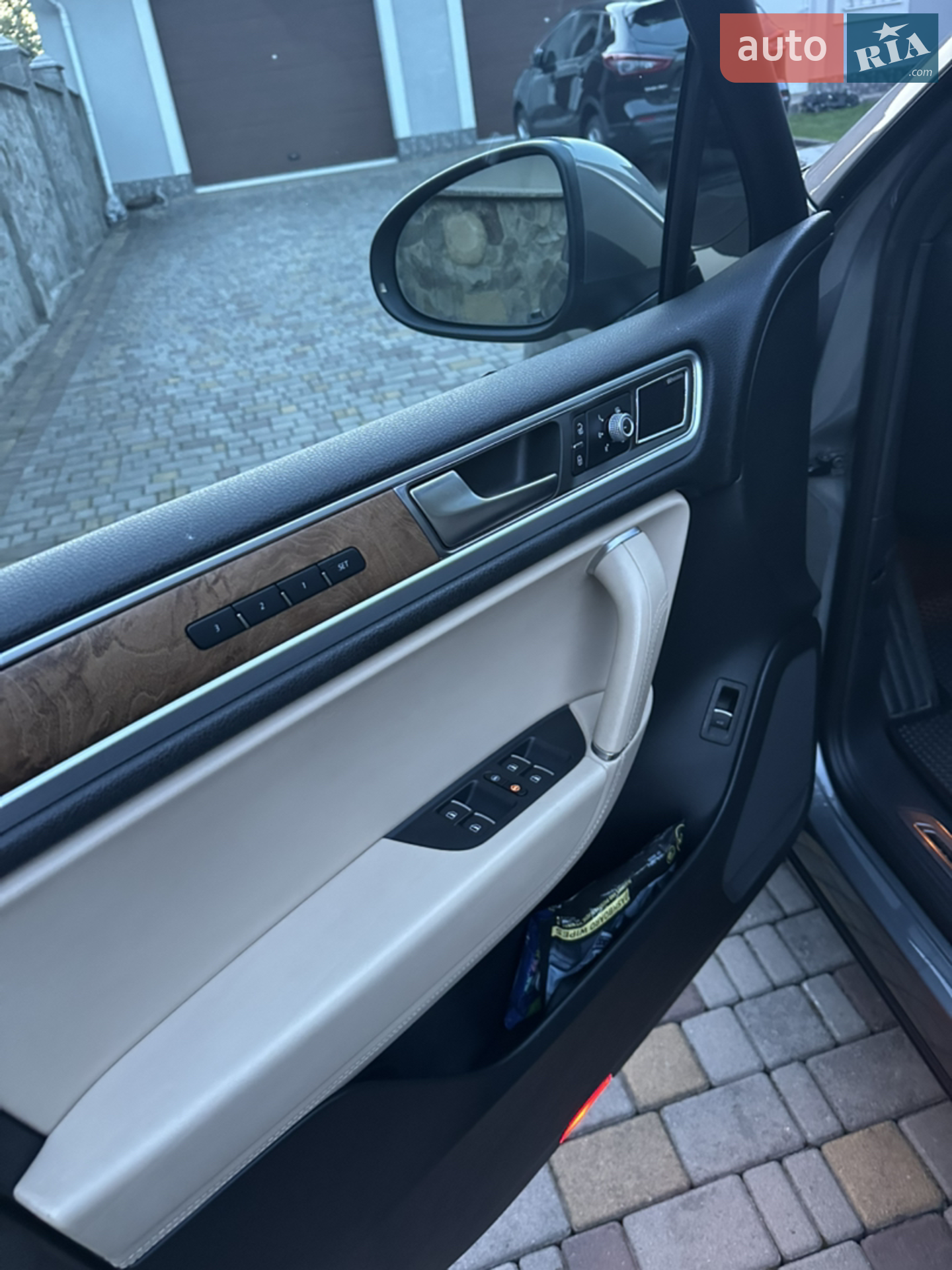2015 Volkswagen Touareg - мініатюра 9