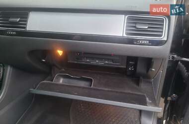 Внедорожник / Кроссовер Volkswagen Touareg 2012 в 