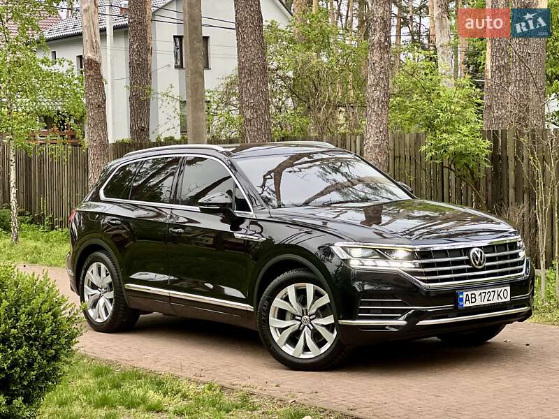 Позашляховик / Кросовер Volkswagen Touareg 2018 в 