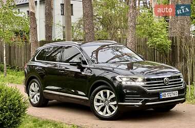 Позашляховик / Кросовер Volkswagen Touareg 2018 в 