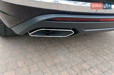 Позашляховик / Кросовер Volkswagen Touareg 2018 в 