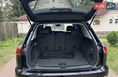 Позашляховик / Кросовер Volkswagen Touareg 2018 в 