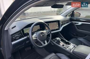 Позашляховик / Кросовер Volkswagen Touareg 2018 в 