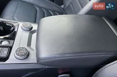 Позашляховик / Кросовер Volkswagen Touareg 2018 в 