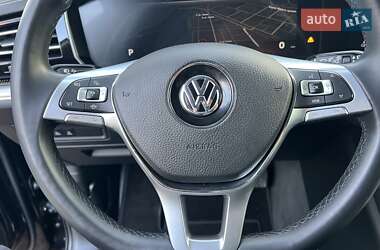 Позашляховик / Кросовер Volkswagen Touareg 2018 в 