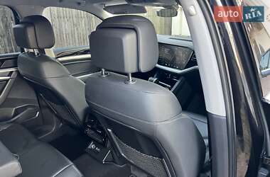 Позашляховик / Кросовер Volkswagen Touareg 2018 в 