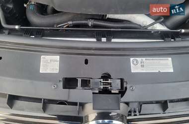 Внедорожник / Кроссовер Volkswagen Touareg 2012 в 