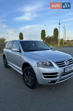 Внедорожник / Кроссовер Volkswagen Touareg 2006 в Вараше