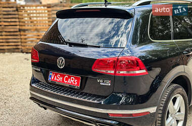Внедорожник / Кроссовер Volkswagen Touareg 2016 в 