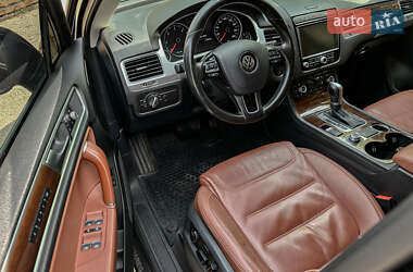 Внедорожник / Кроссовер Volkswagen Touareg 2016 в 