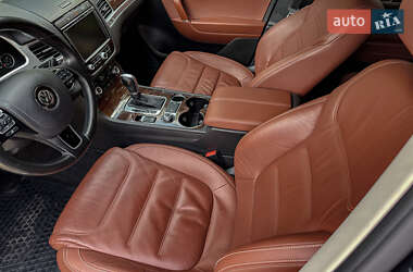 Внедорожник / Кроссовер Volkswagen Touareg 2016 в 