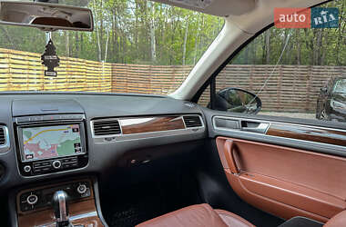 Внедорожник / Кроссовер Volkswagen Touareg 2016 в 