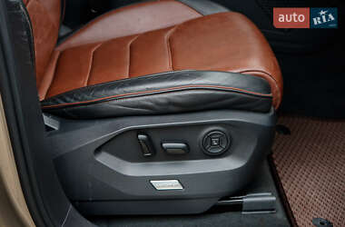 Внедорожник / Кроссовер Volkswagen Touareg 2019 в 
