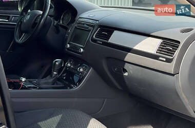 Позашляховик / Кросовер Volkswagen Touareg 2015 в 