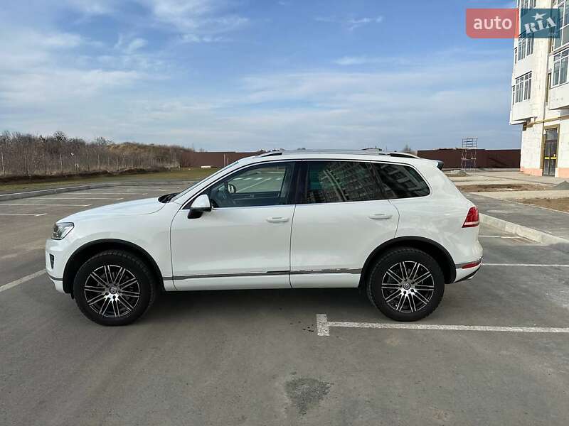 Позашляховик / Кросовер Volkswagen Touareg 2015 в Умані