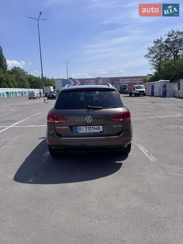 Внедорожник / Кроссовер Volkswagen Touareg 2013 в Кременчуге