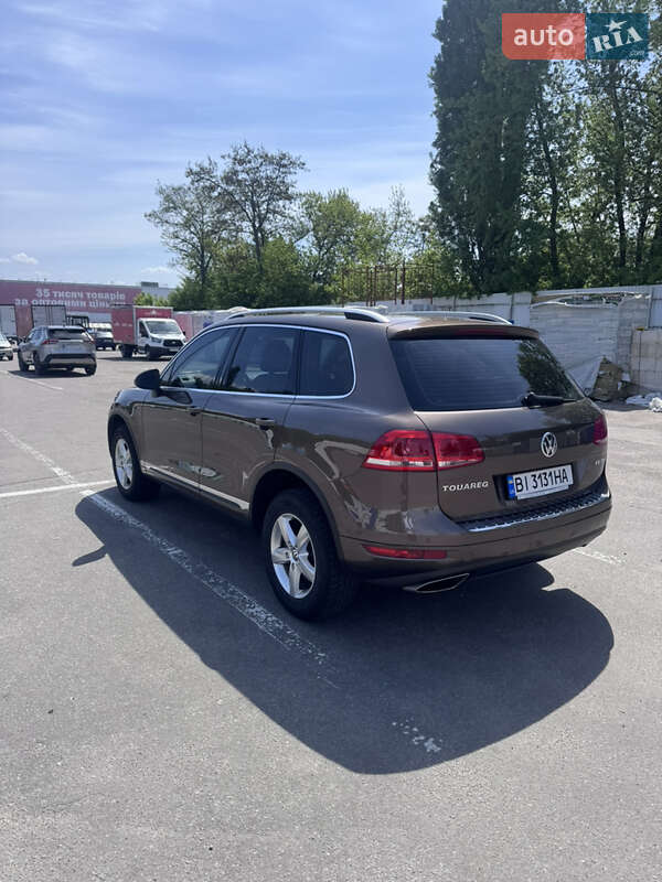 Внедорожник / Кроссовер Volkswagen Touareg 2013 в Кременчуге
