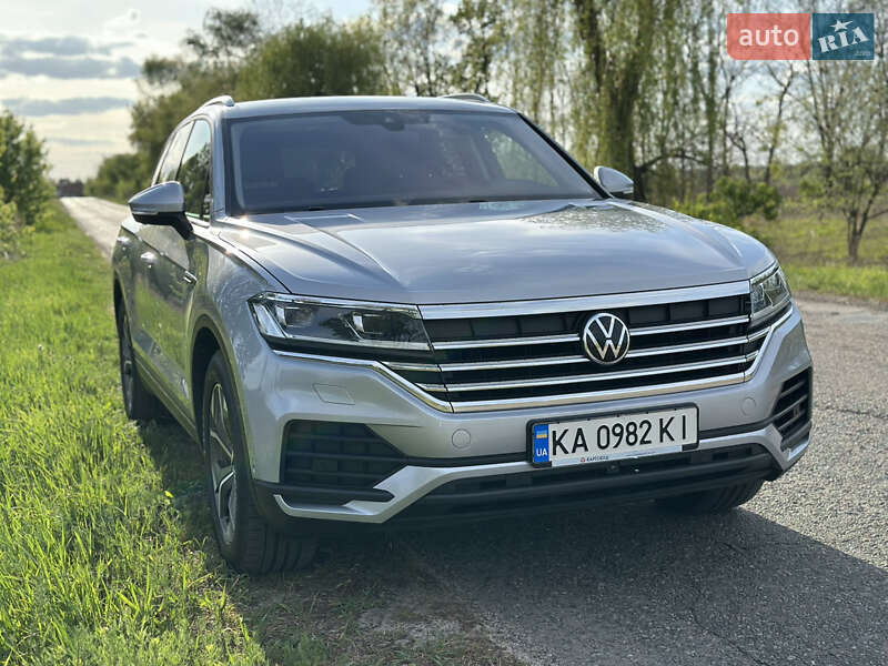 Позашляховик / Кросовер Volkswagen Touareg 2020 в 