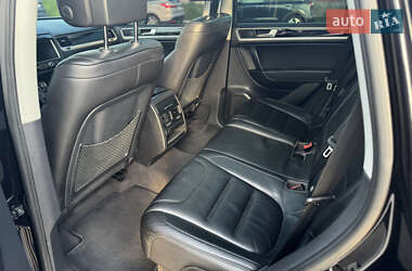 Позашляховик / Кросовер Volkswagen Touareg 2011 в 