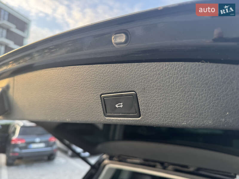 Внедорожник / Кроссовер Volkswagen Touareg 2011 в Львове