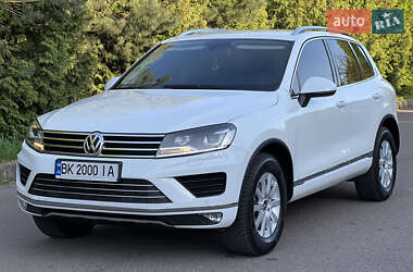 Позашляховик / Кросовер Volkswagen Touareg 2014 в 