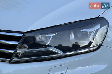 Позашляховик / Кросовер Volkswagen Touareg 2014 в 