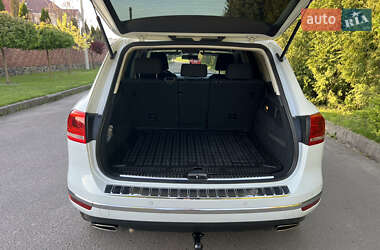 Позашляховик / Кросовер Volkswagen Touareg 2014 в 