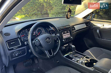 Позашляховик / Кросовер Volkswagen Touareg 2014 в 