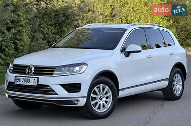 Позашляховик / Кросовер Volkswagen Touareg 2014 в 