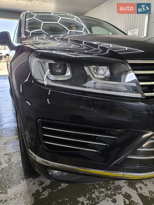 Позашляховик / Кросовер Volkswagen Touareg 2015 в Каневі