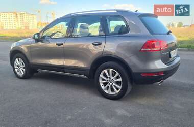 Позашляховик / Кросовер Volkswagen Touareg 2010 в 
