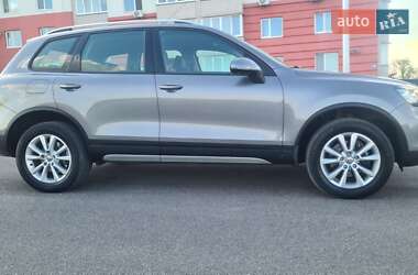 Позашляховик / Кросовер Volkswagen Touareg 2010 в 